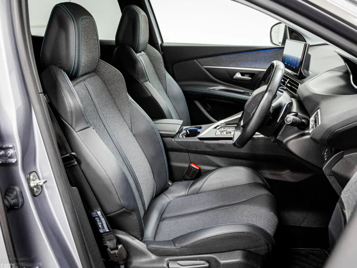 Peugeot 3008 SUV, Petrol Plug-in Hybrid, 2021, Grey