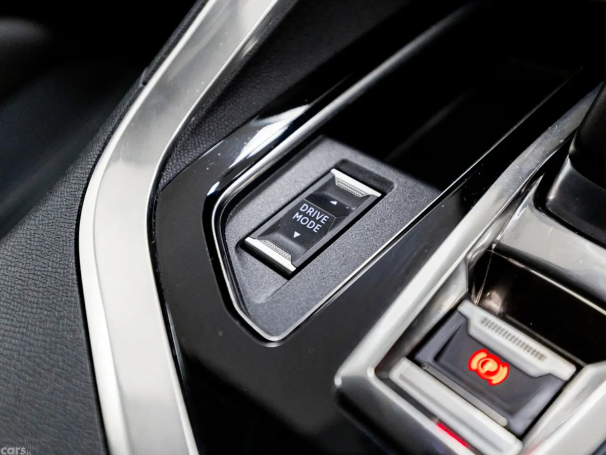 Peugeot 3008 SUV, Petrol Plug-in Hybrid, 2021, Grey