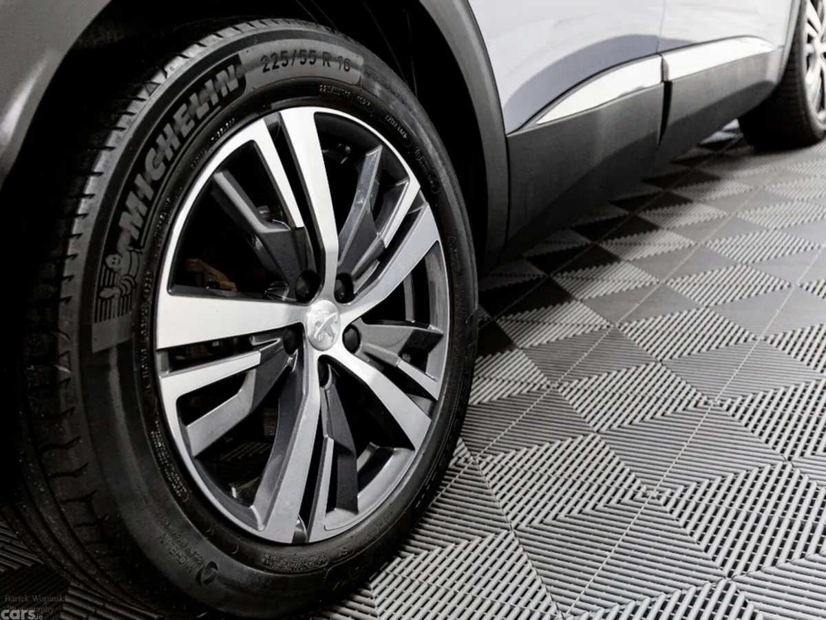 Peugeot 3008 SUV, Petrol Plug-in Hybrid, 2021, Grey