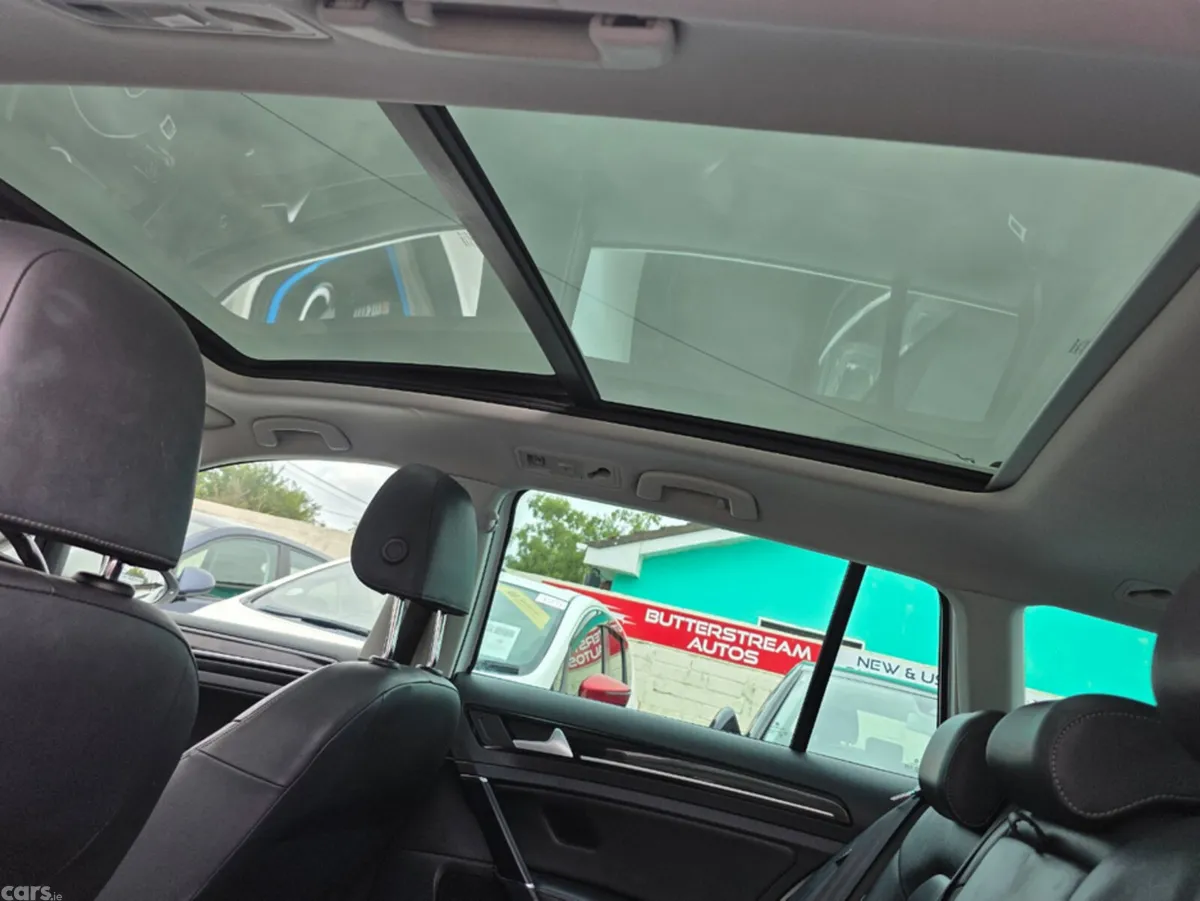 Volkswagen Golf Estate, Petrol, 2014, White