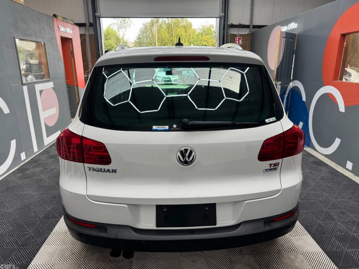 Volkswagen Tiguan SUV, Petrol, 2015, White