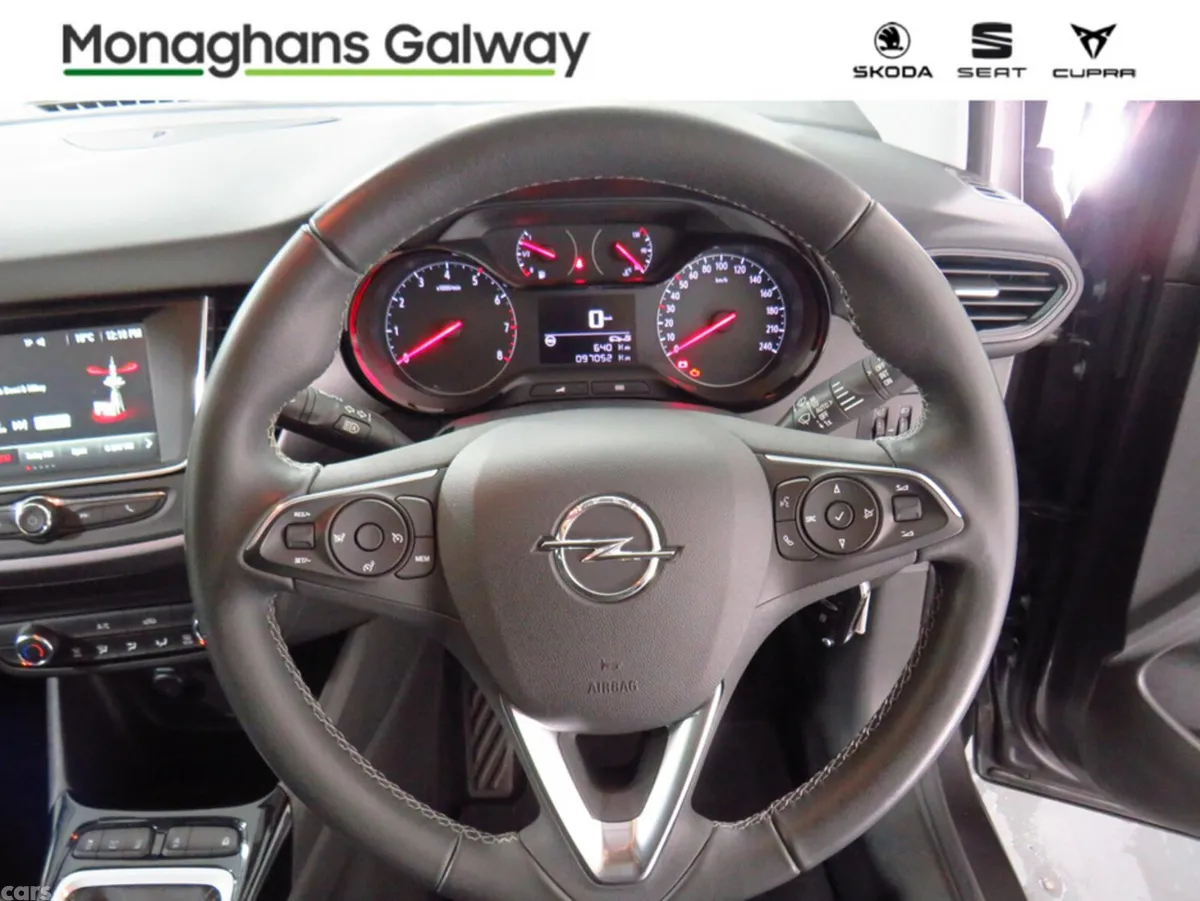 Opel Crossland MPV, Diesel, 2023, Grey
