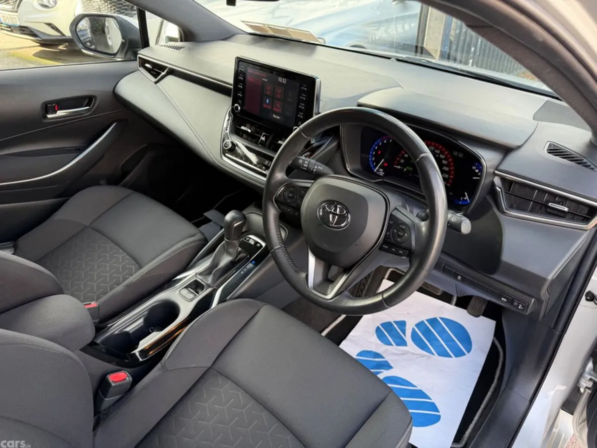 Toyota Corolla Hatchback, Petrol Hybrid, 2019, Grey