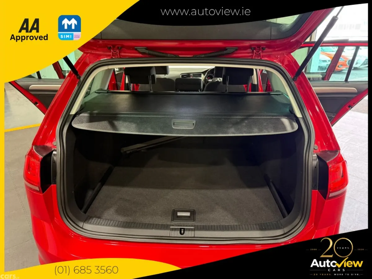 Volkswagen Golf Estate, Petrol, 2017, Red