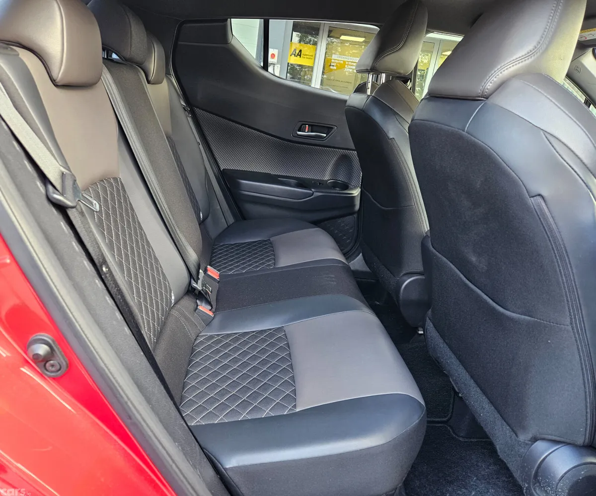 Toyota C-HR SUV, Petrol Hybrid, 2020, Red