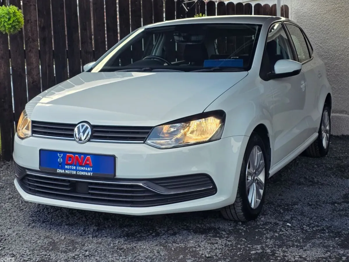 Volkswagen Polo Hatchback, Petrol, 2016, White