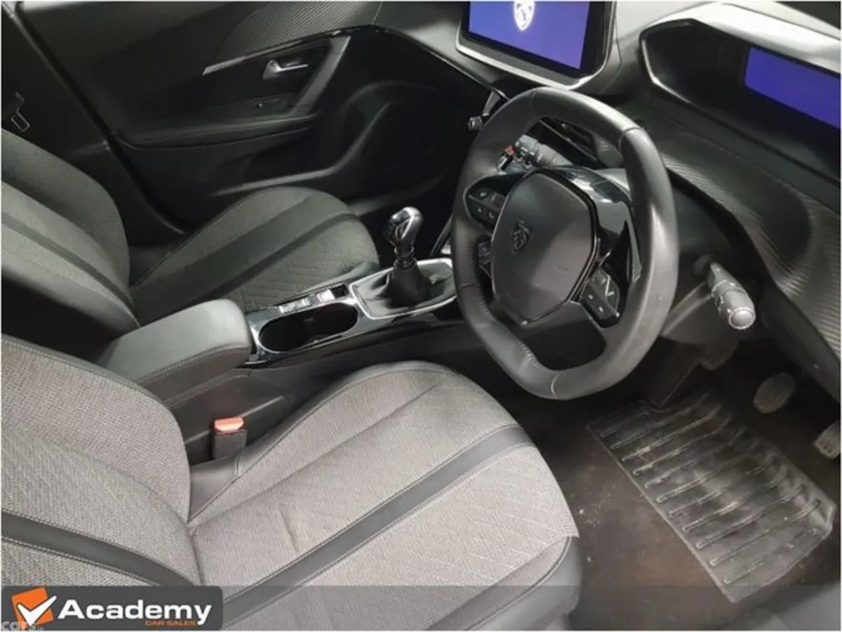 Peugeot 2008 MPV, Petrol, 2024, White