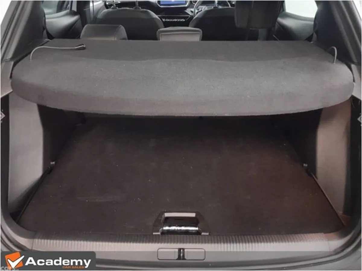 Peugeot 2008 MPV, Petrol, 2024, White