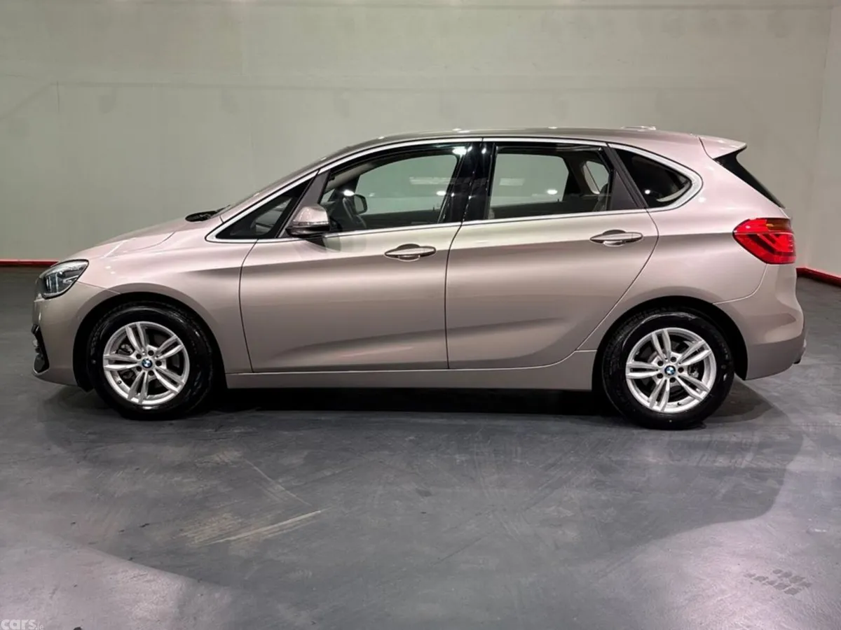 BMW 2-Series MPV, Petrol, 2021, Beige