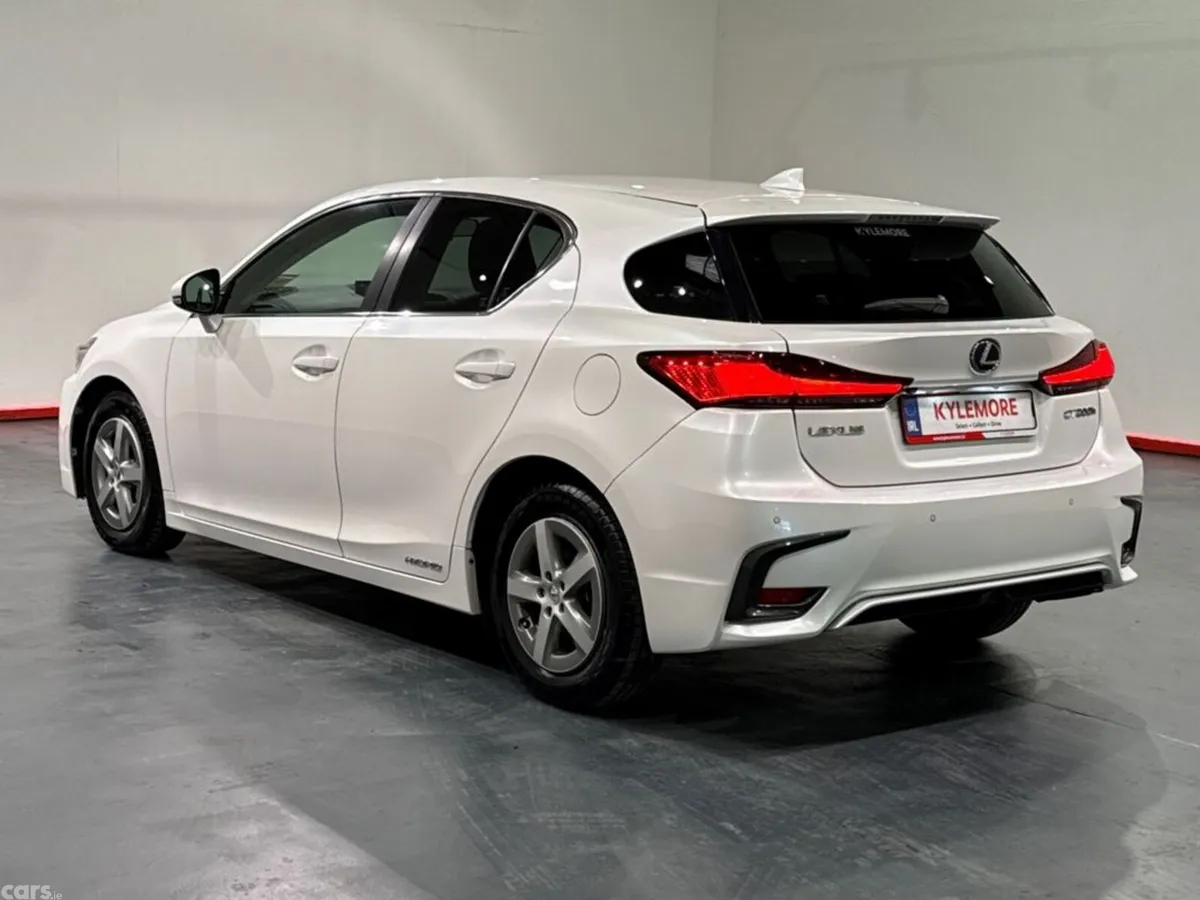 Lexus CT Hatchback, Petrol Hybrid, 2018, White
