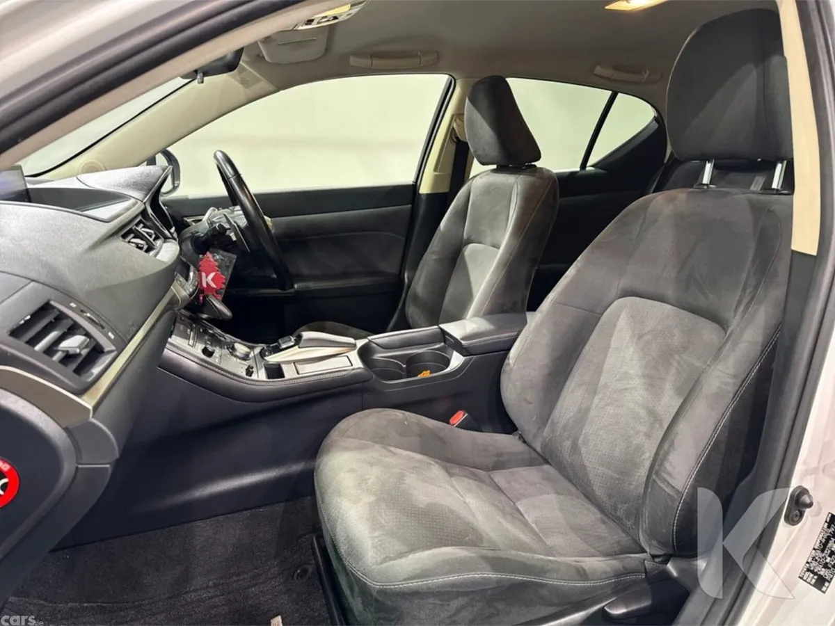 Lexus CT Hatchback, Petrol Hybrid, 2018, White