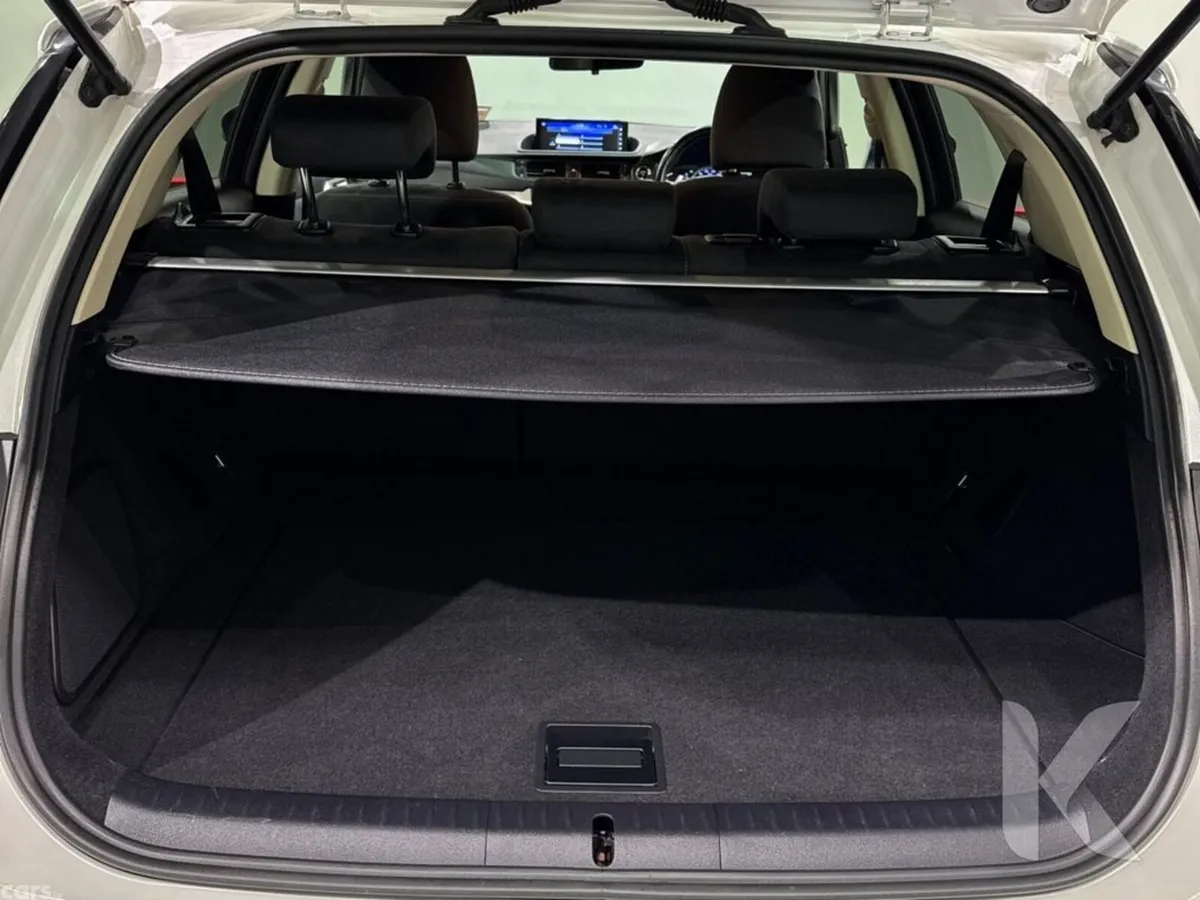Lexus CT Hatchback, Petrol Hybrid, 2018, White