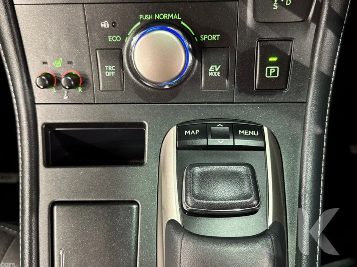 Lexus CT Hatchback, Petrol Hybrid, 2018, White