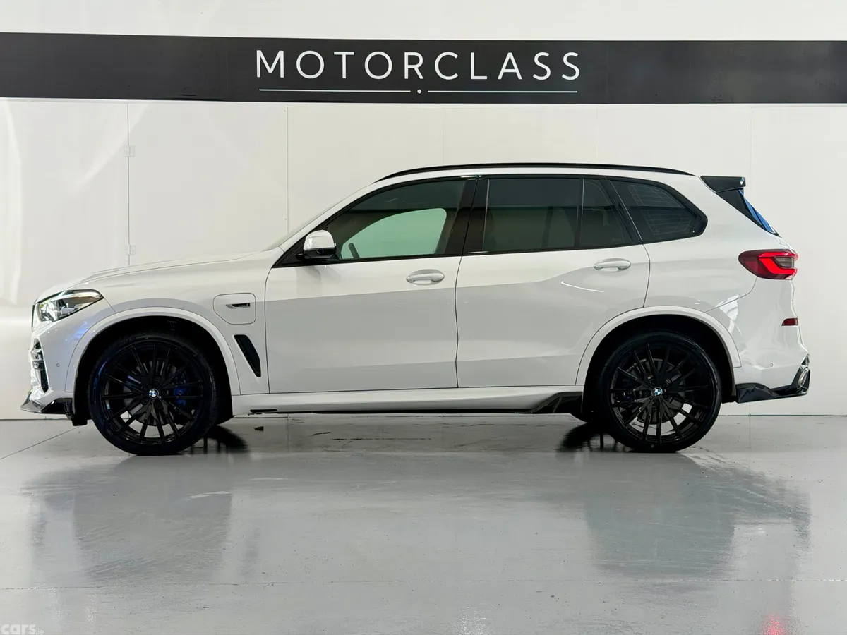 BMW X5 SUV, Petrol Hybrid, 2023, White