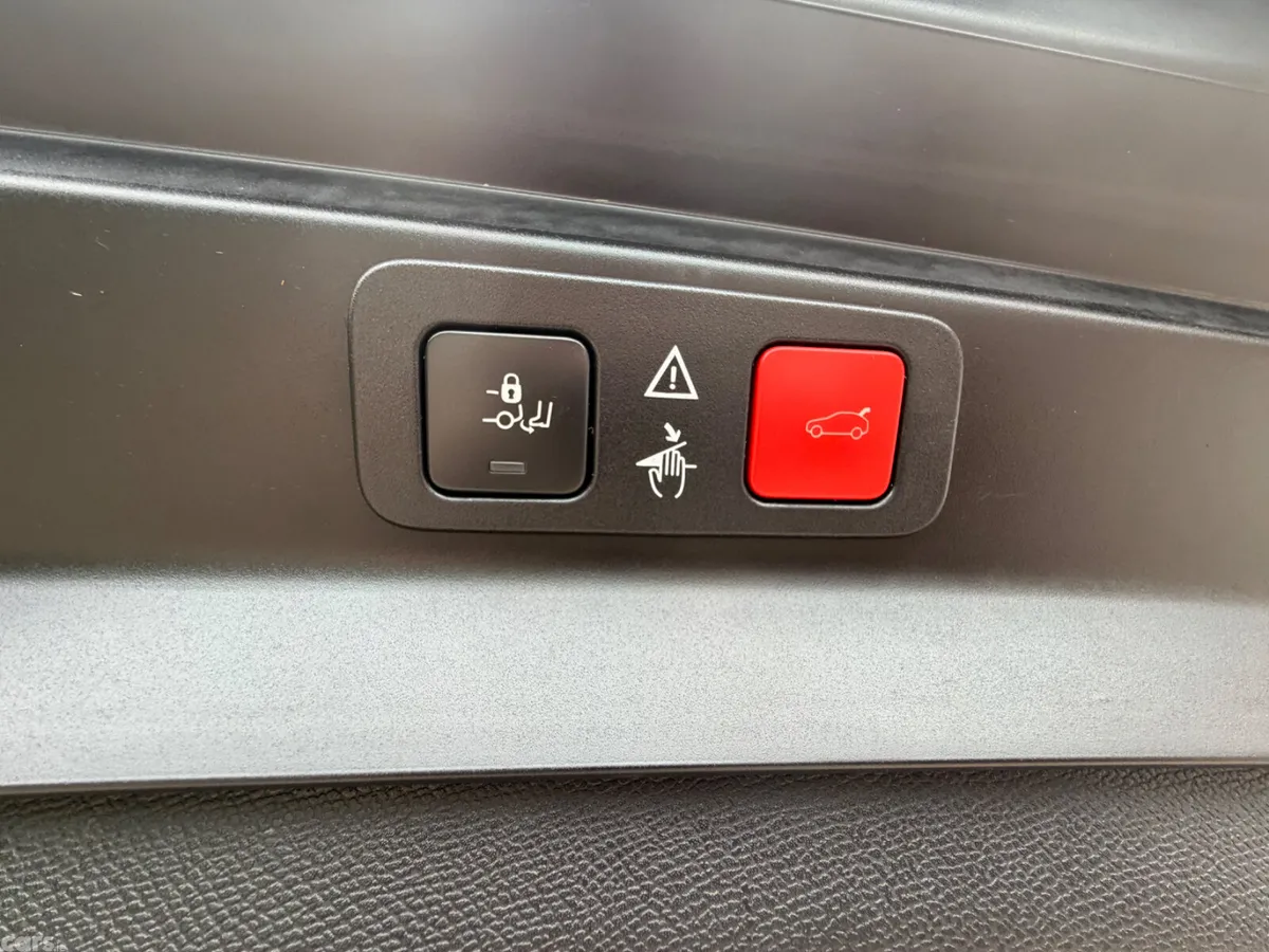 Peugeot 5008 SUV, Diesel, 2017, White
