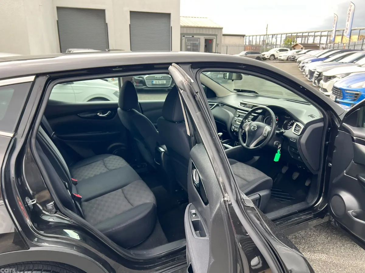 Nissan Qashqai Hatchback, Diesel, 2015, Black