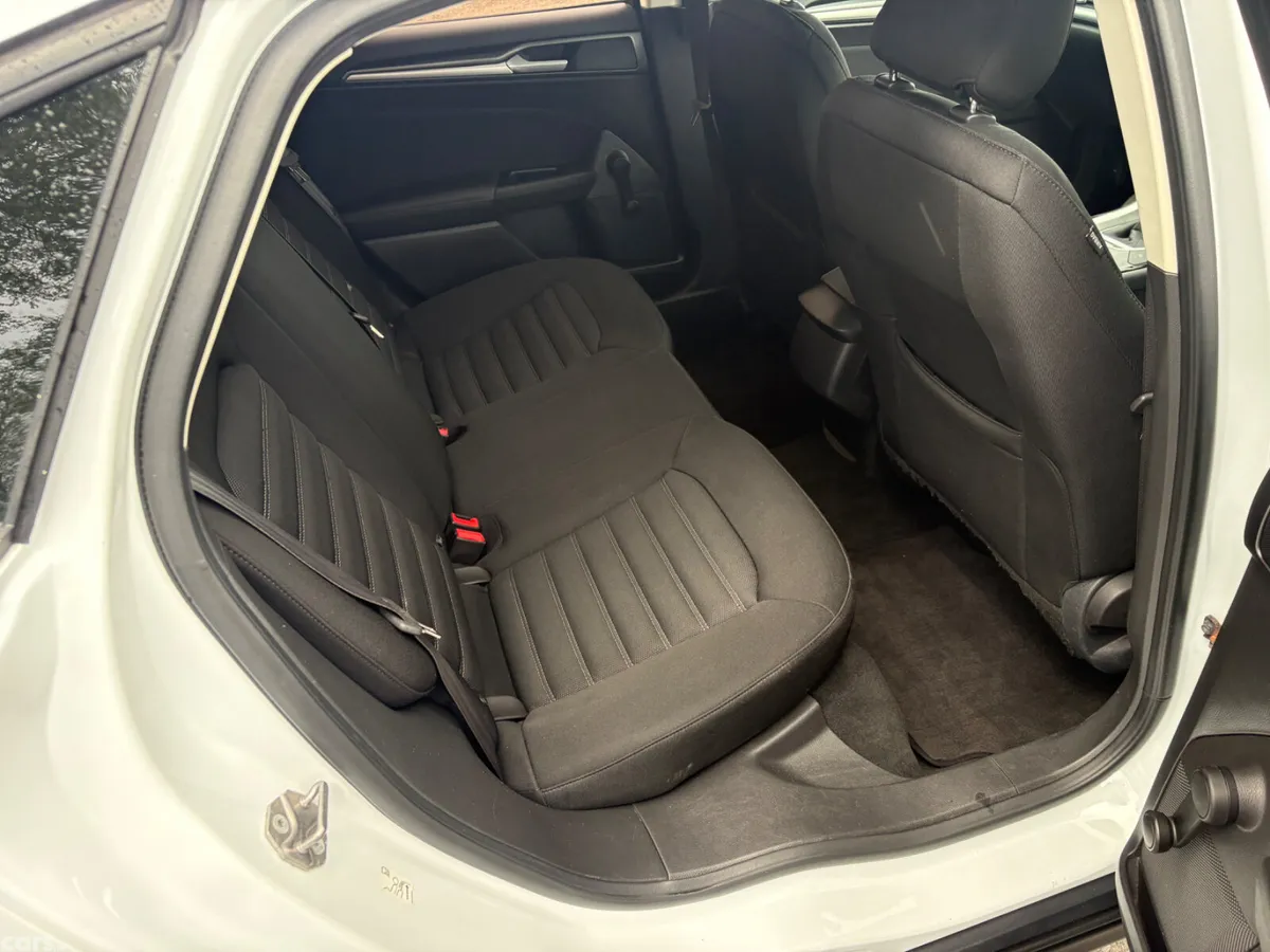 Ford Mondeo Hatchback, Diesel, 2016, White