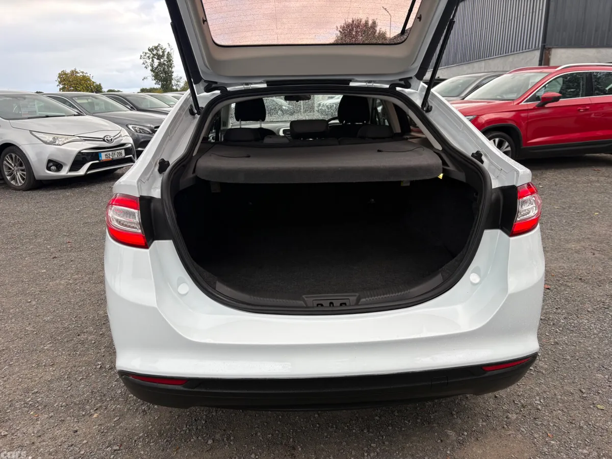 Ford Mondeo Hatchback, Diesel, 2016, White