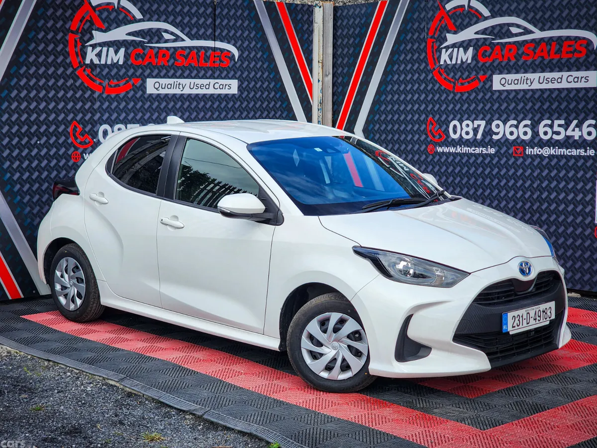 Toyota Yaris Hatchback, Petrol Hybrid, 2023, White