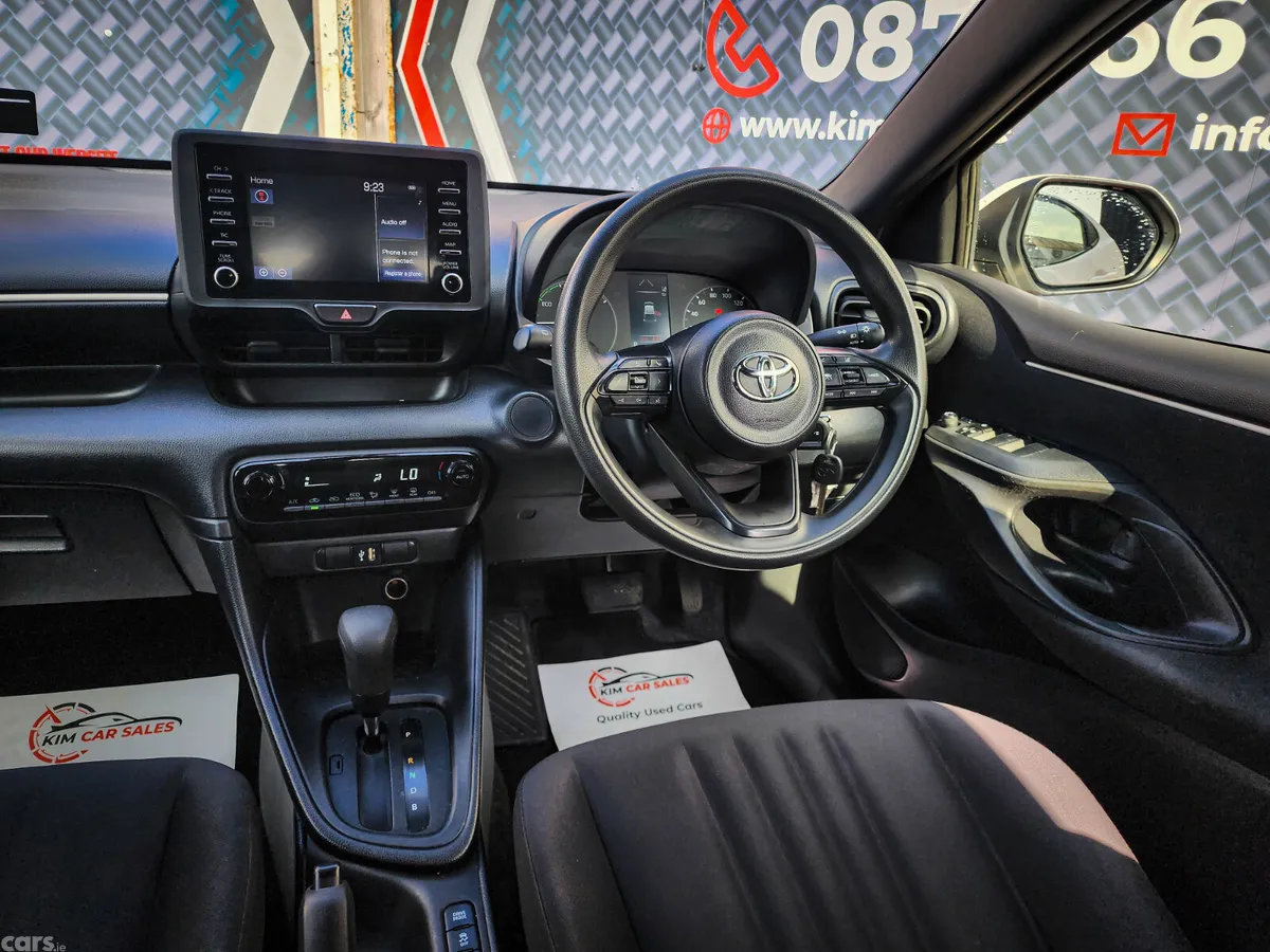 Toyota Yaris Hatchback, Petrol Hybrid, 2023, White