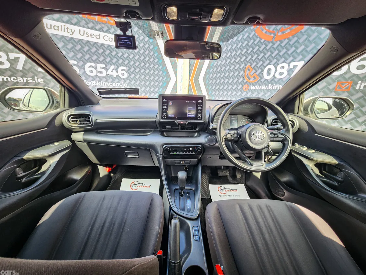 Toyota Yaris Hatchback, Petrol Hybrid, 2023, White