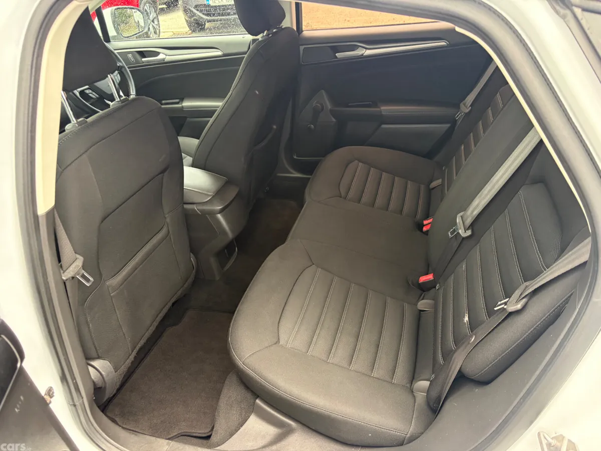 Ford Mondeo Hatchback, Diesel, 2016, White