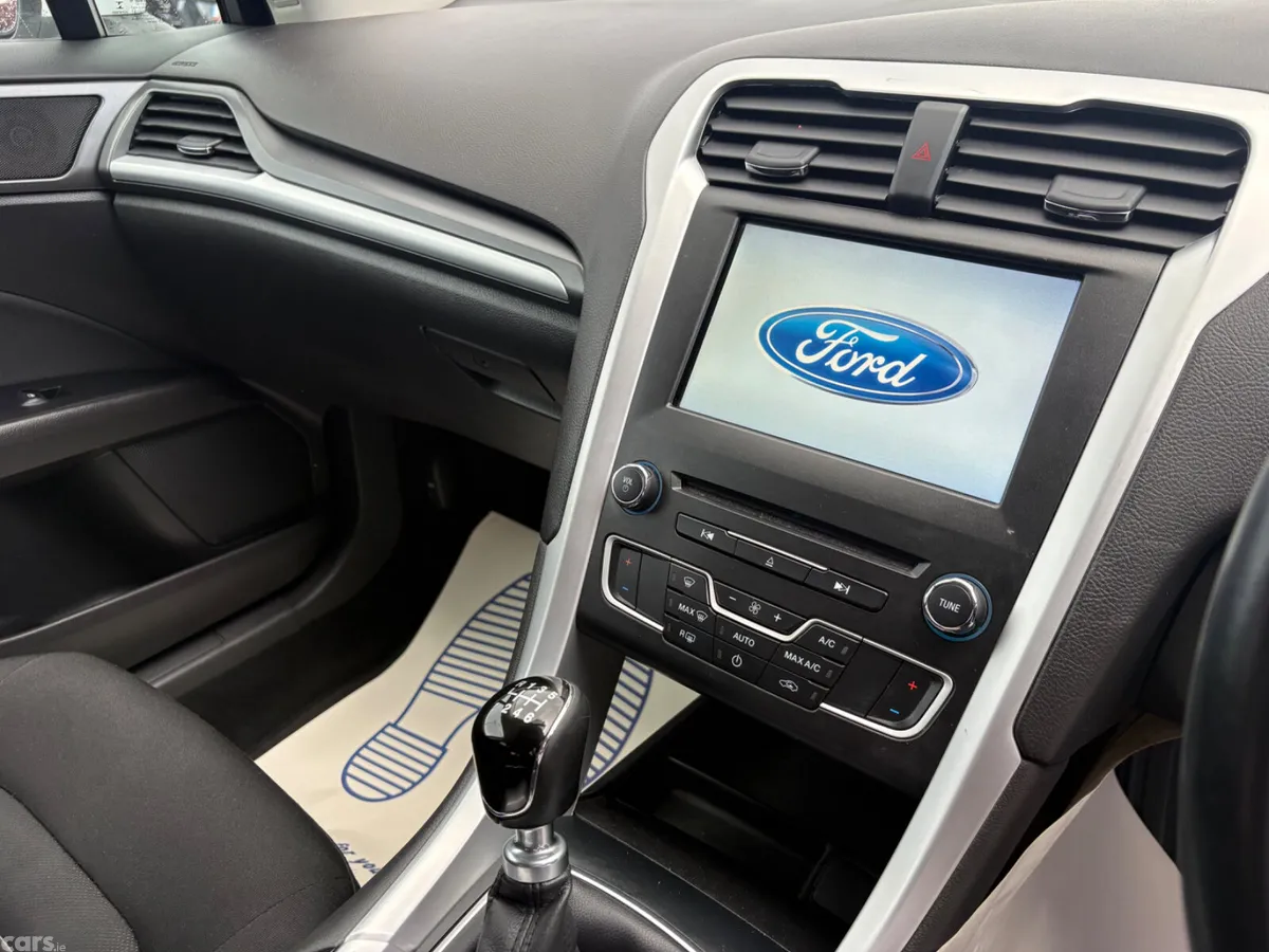 Ford Mondeo Hatchback, Diesel, 2016, White