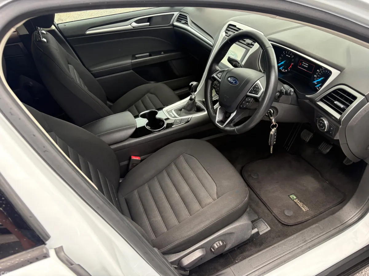 Ford Mondeo Hatchback, Diesel, 2016, White
