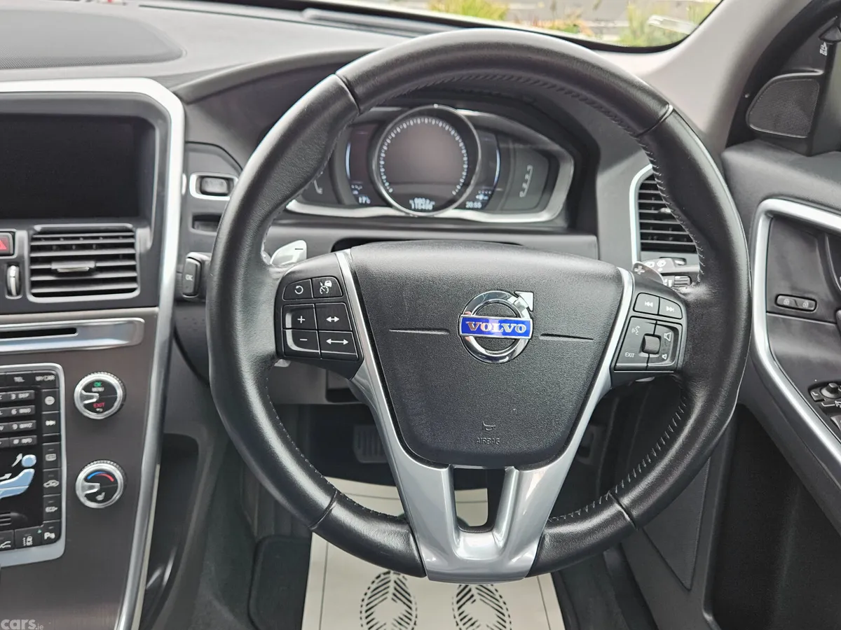 Volvo XC60 SUV, Diesel, 2016, White