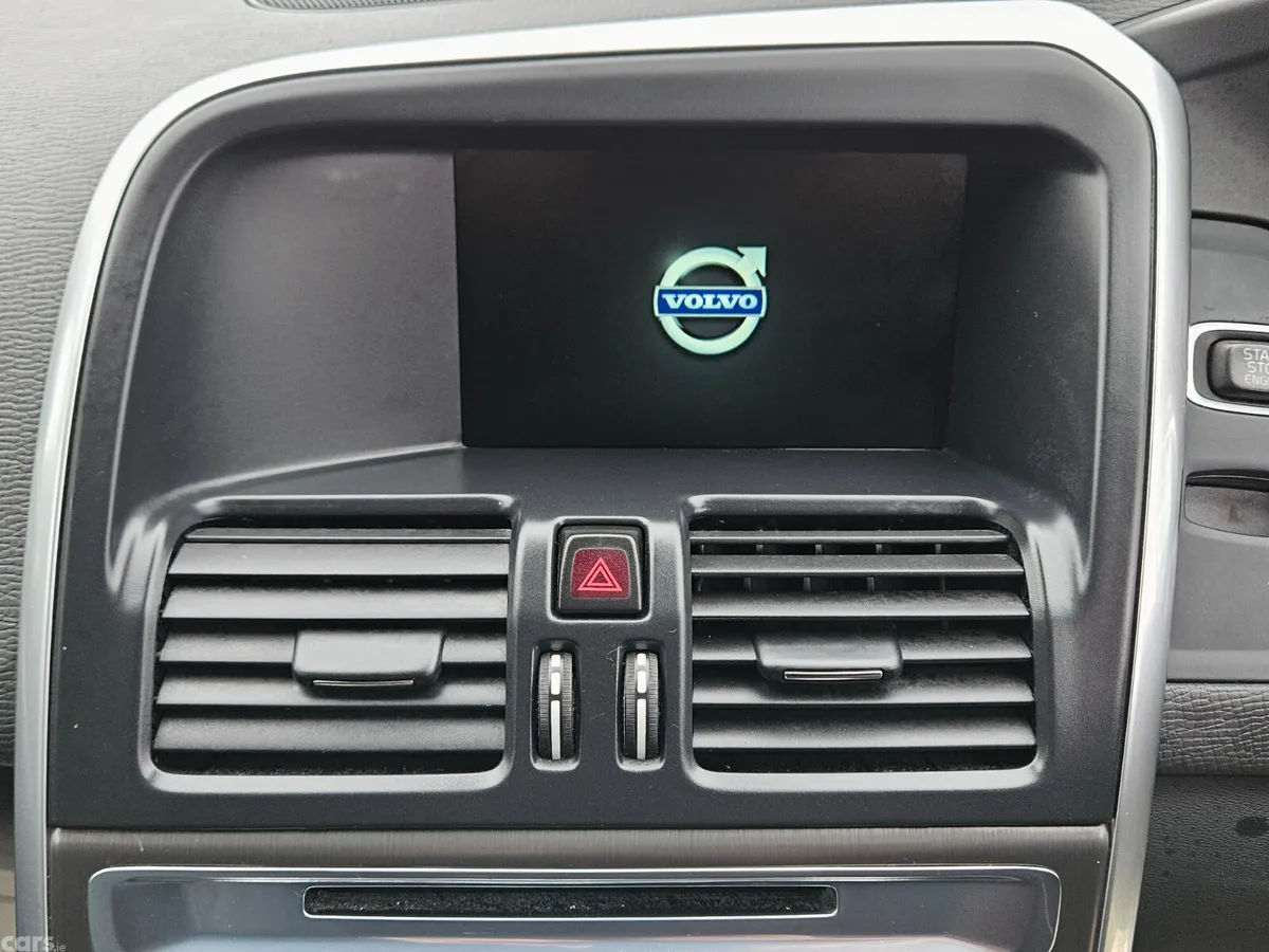 Volvo XC60 SUV, Diesel, 2016, White