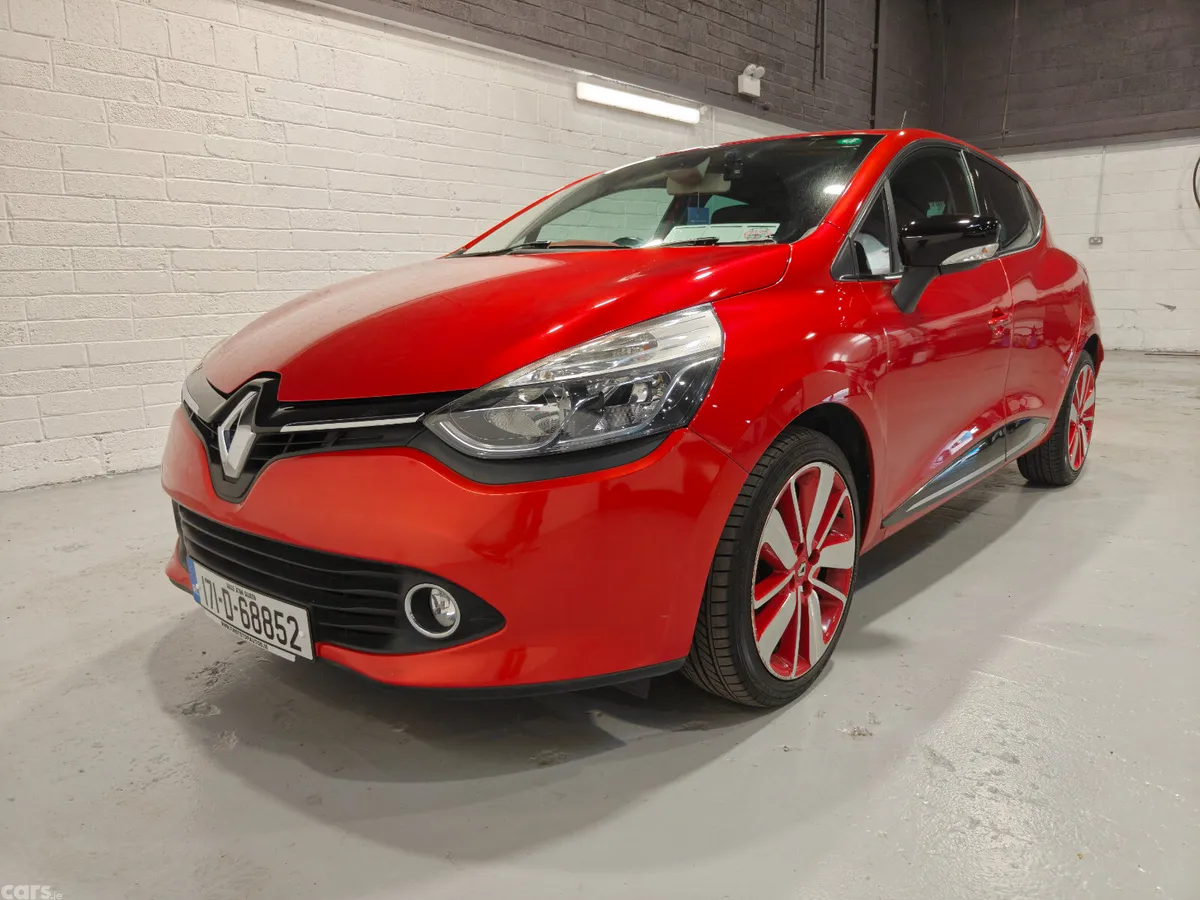 Renault Clio Hatchback, Petrol, 2017, Red