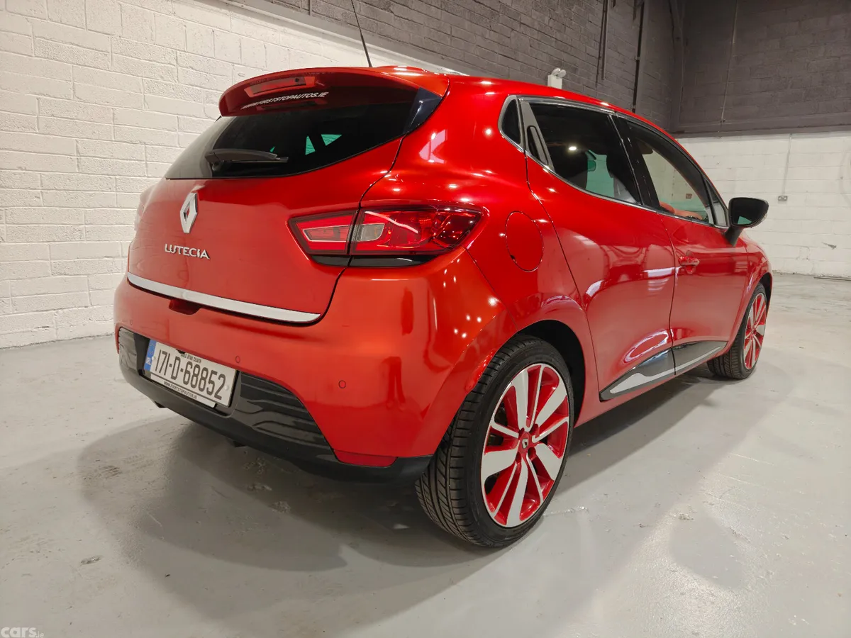 Renault Clio Hatchback, Petrol, 2017, Red