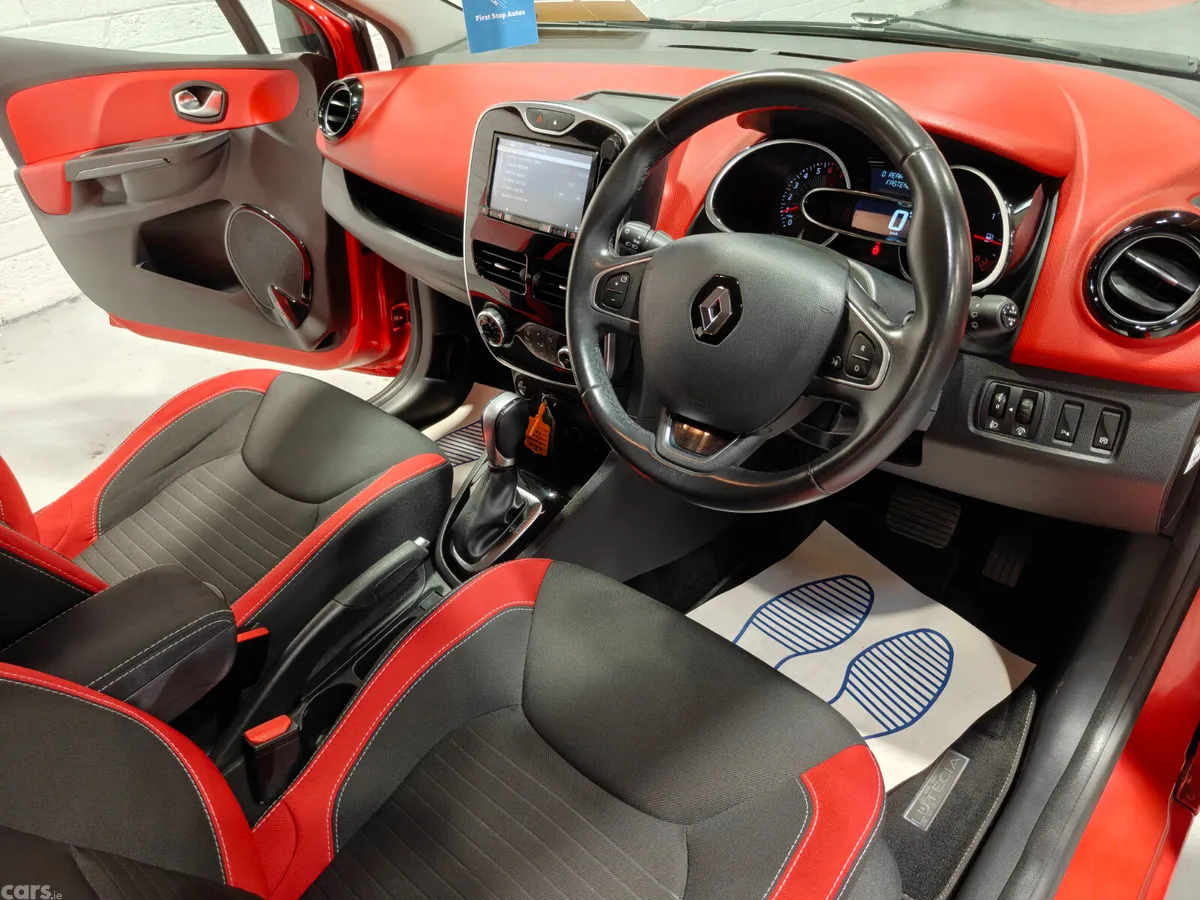 Renault Clio Hatchback, Petrol, 2017, Red