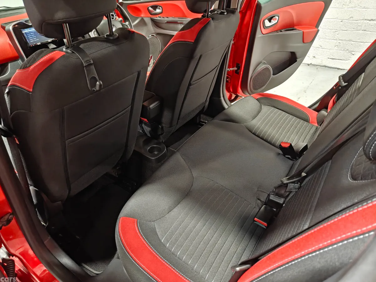 Renault Clio Hatchback, Petrol, 2017, Red