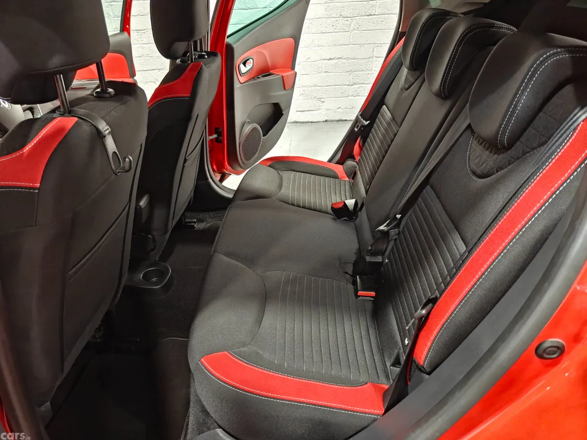 Renault Clio Hatchback, Petrol, 2017, Red