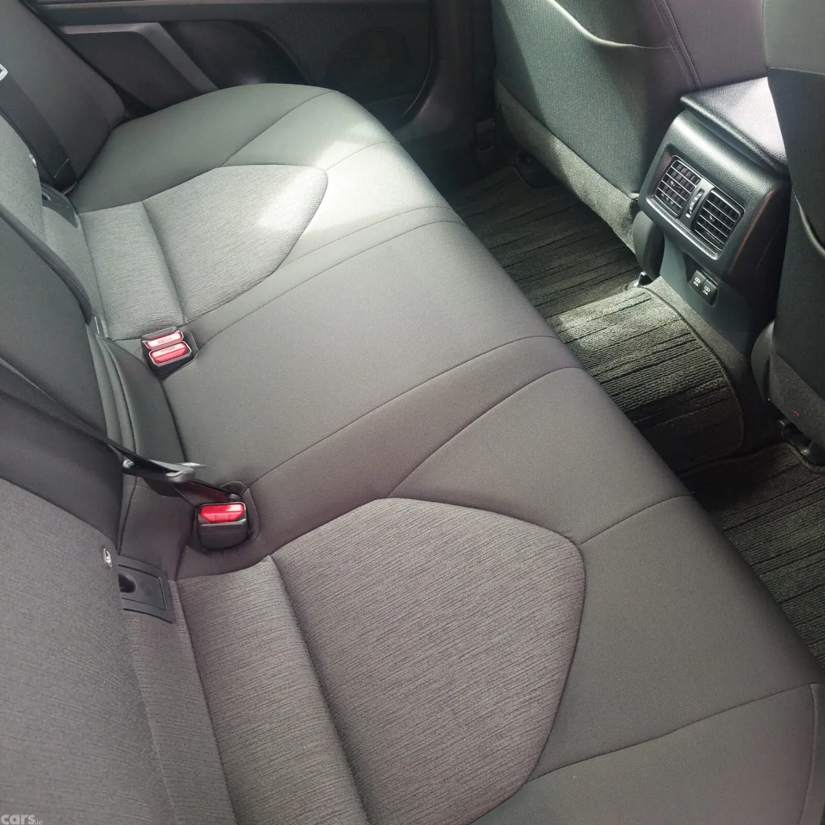 Toyota Camry Saloon, Petrol Hybrid, 2018, White