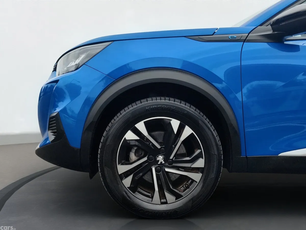 Peugeot 2008 MPV, Electric, 2023, Blue