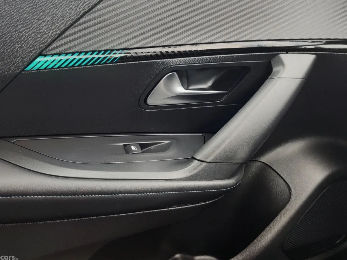 Peugeot 2008 MPV, Electric, 2023, Blue