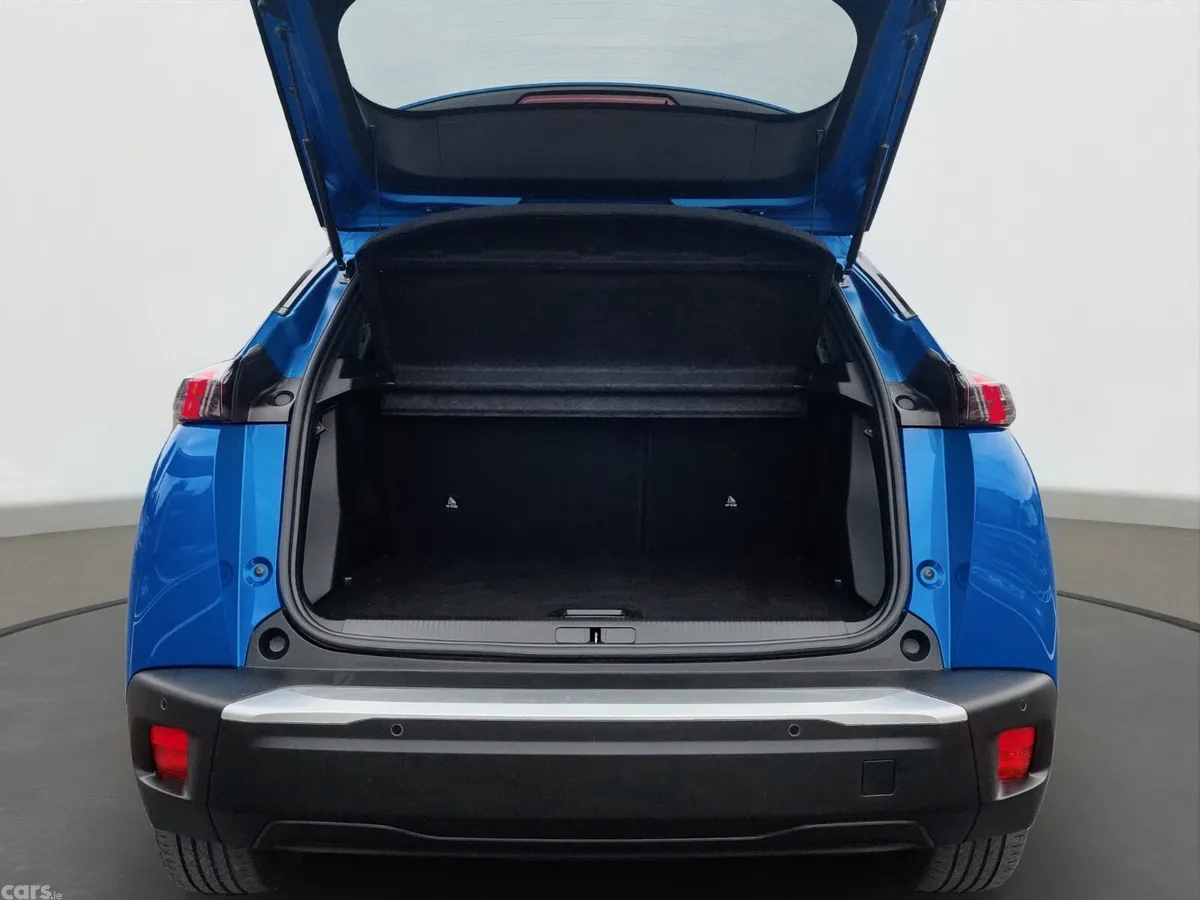 Peugeot 2008 MPV, Electric, 2023, Blue