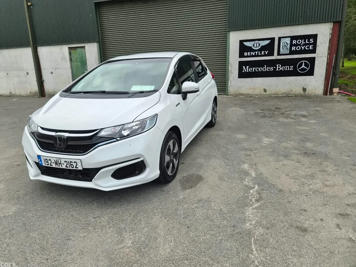 Honda Fit Hatchback, Petrol Hybrid, 2019, White