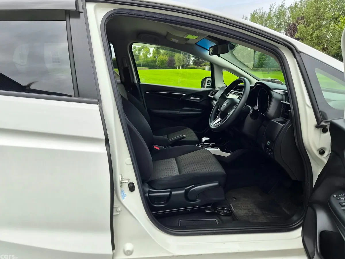 Honda Fit Hatchback, Petrol Hybrid, 2019, White