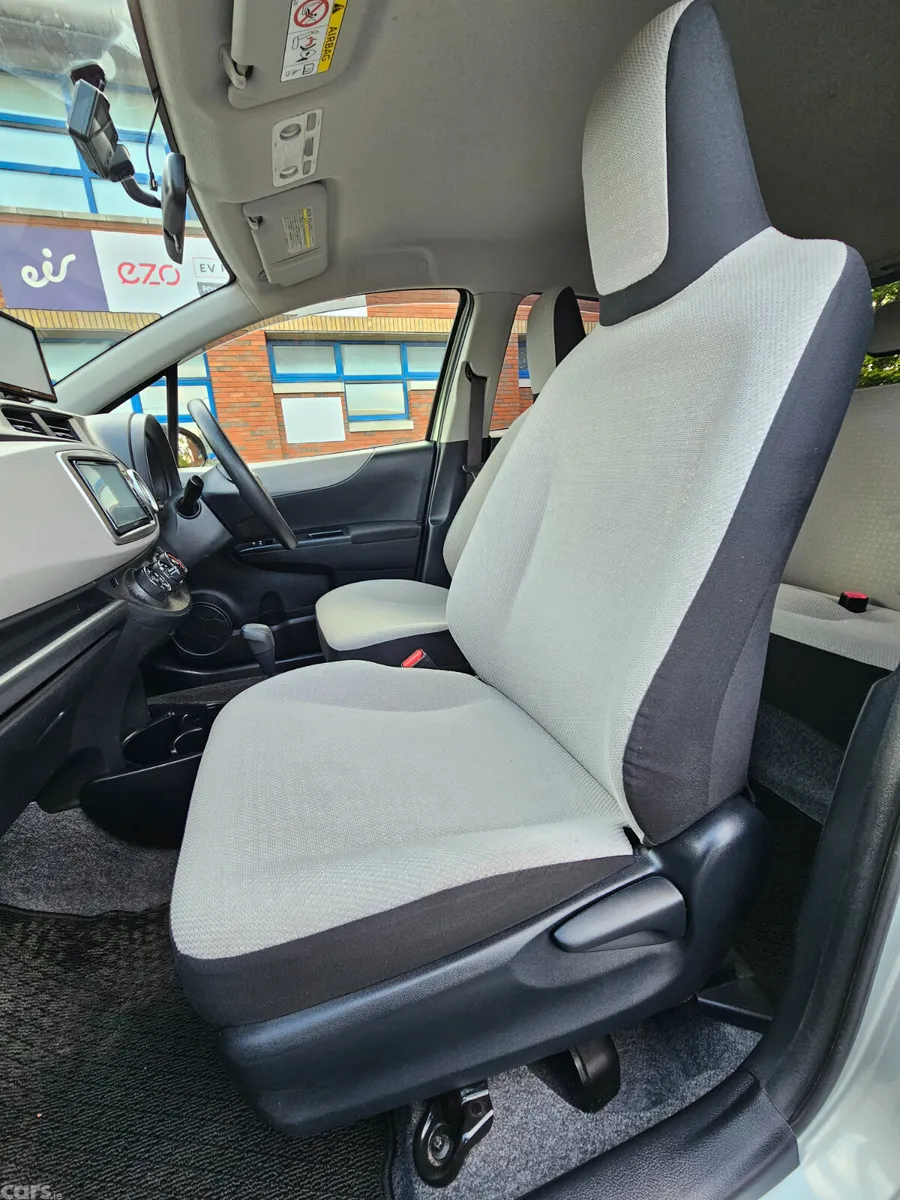 Toyota Vitz Hatchback, Petrol, 2013, Grey