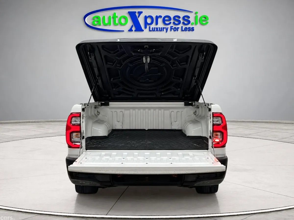 Toyota Hilux Pick Up, Diesel, 2023, White