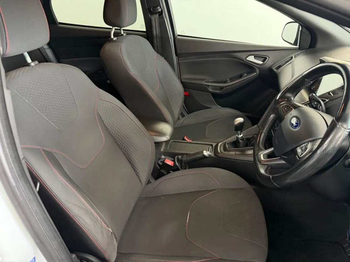 Ford Focus Hatchback, Petrol, 2018, White