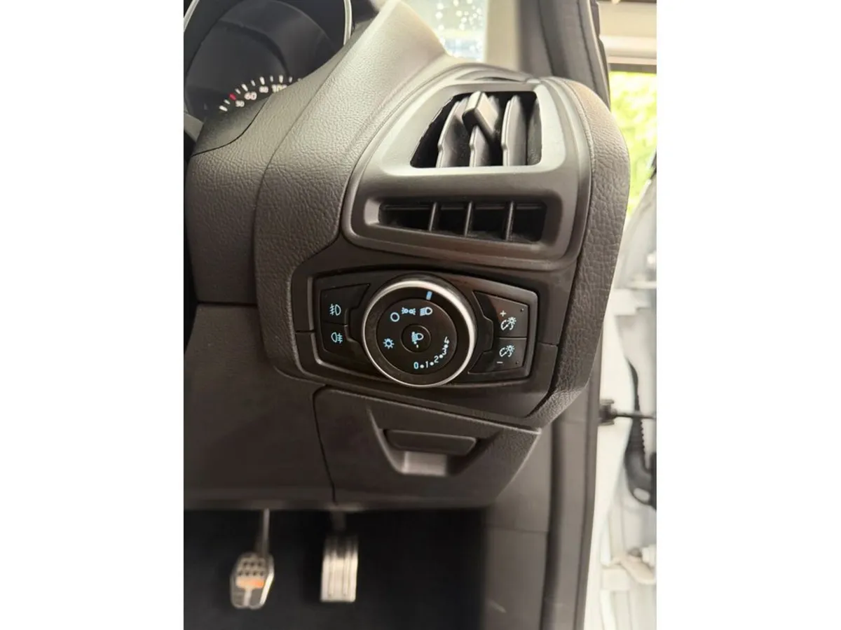 Ford Focus Hatchback, Petrol, 2018, White