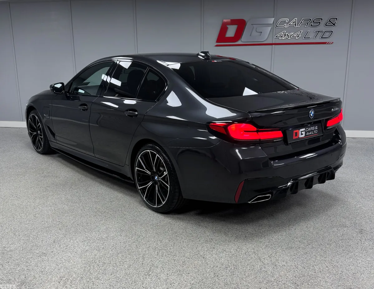 BMW 5-Series Saloon, Petrol Plug-in Hybrid, 2022, Grey