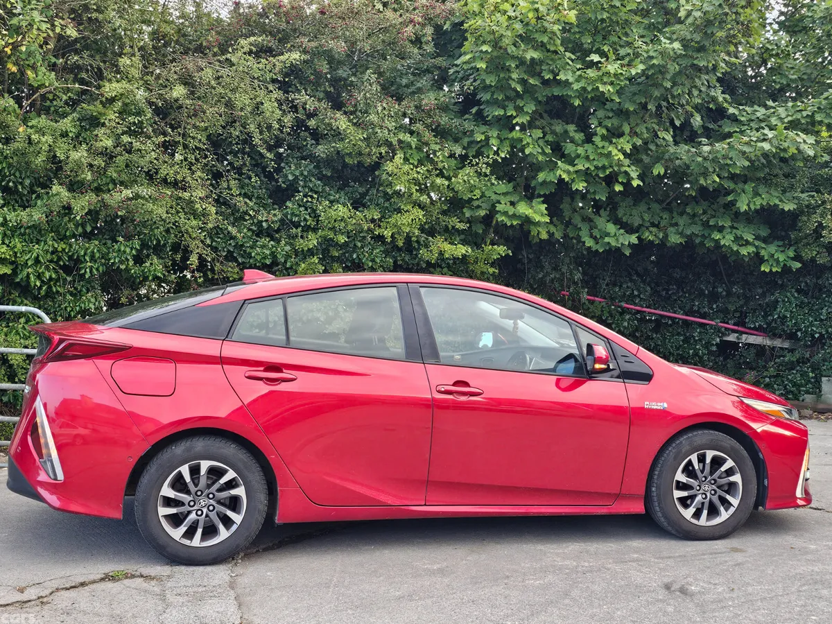 Toyota Prius Hatchback, Petrol Plug-in Hybrid, 2017, Red