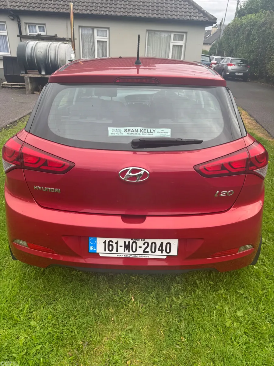 Hyundai i20 Hatchback, Petrol, 2016, Red