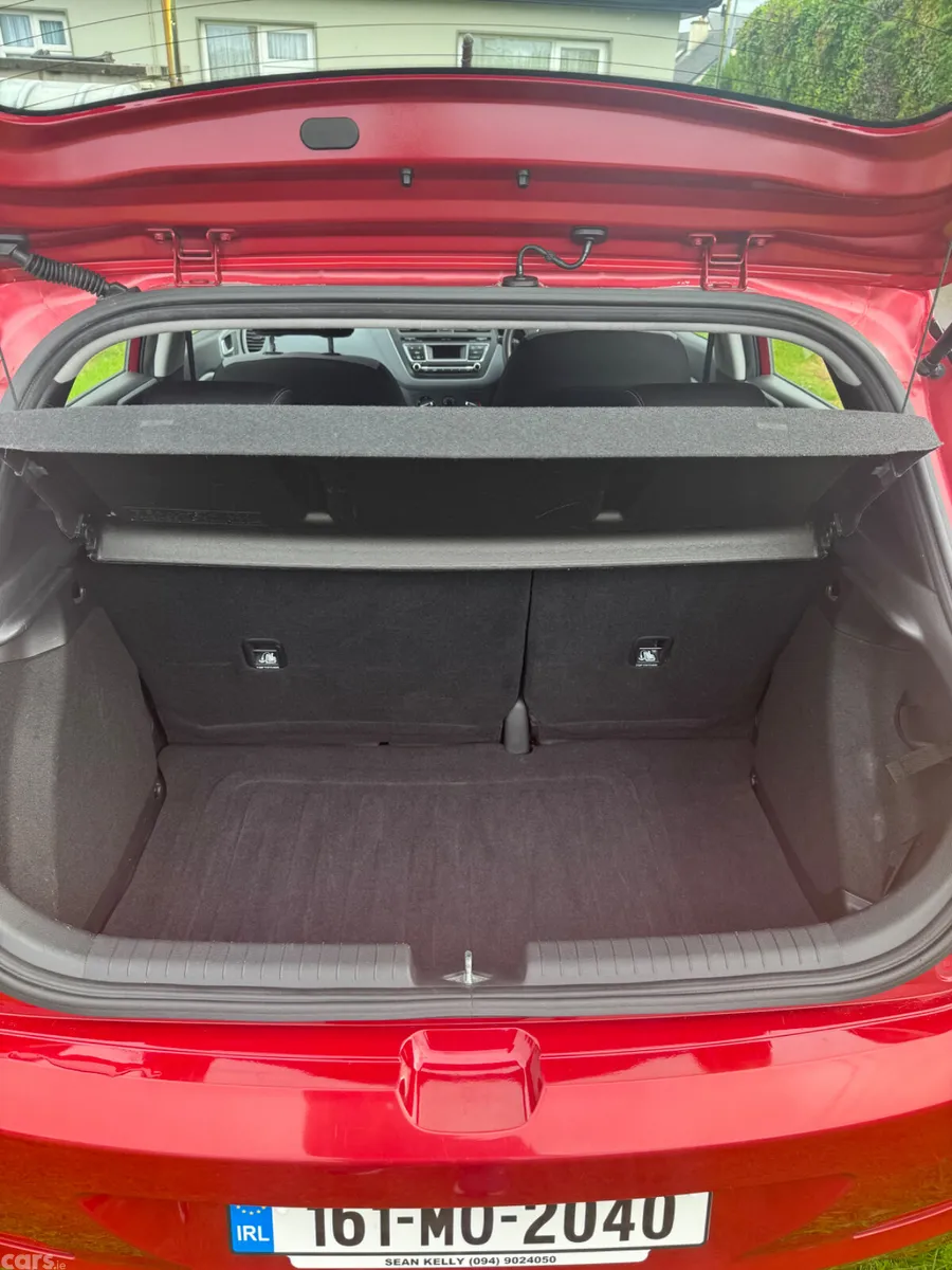 Hyundai i20 Hatchback, Petrol, 2016, Red