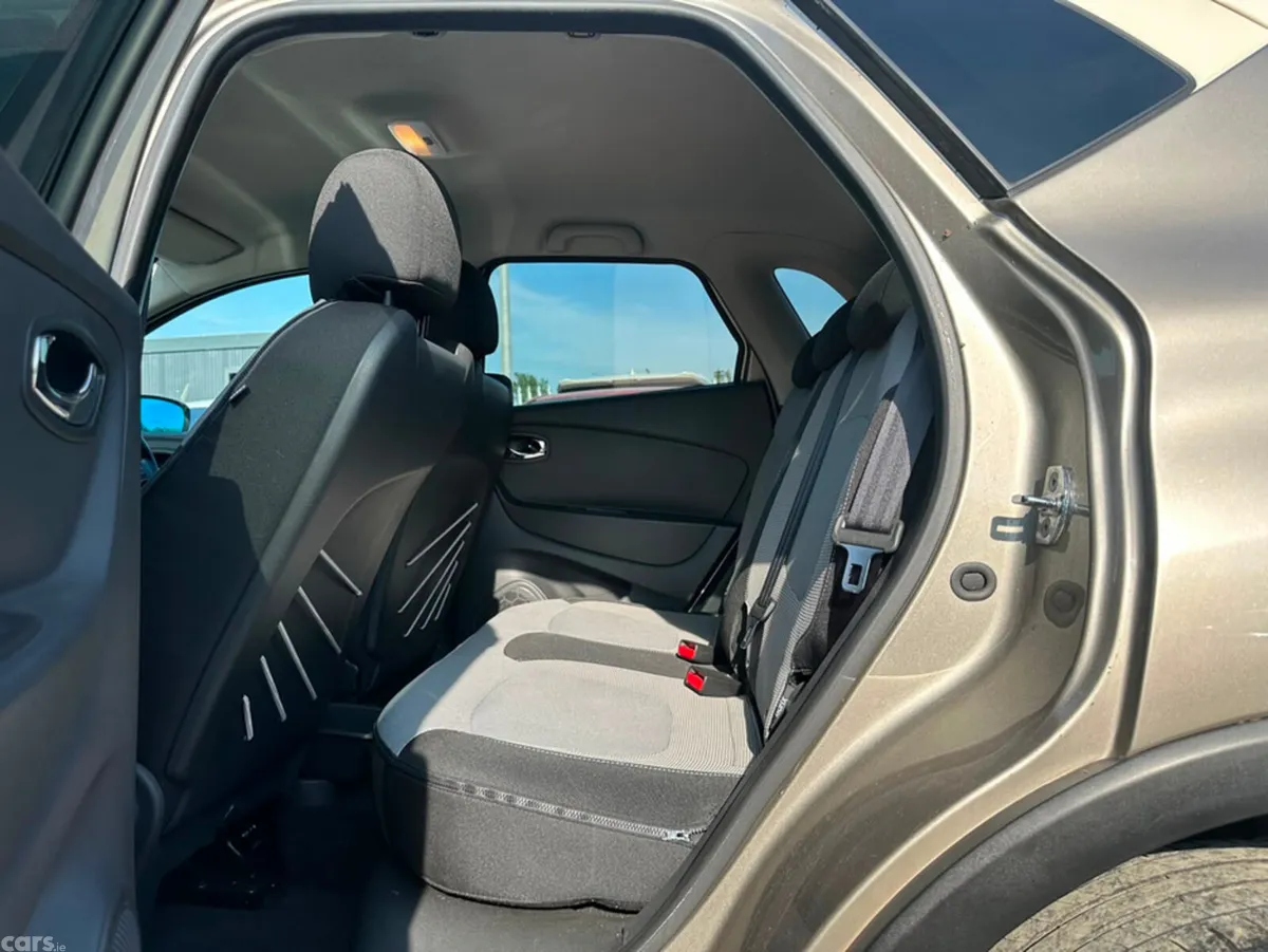 Renault Captur SUV, Petrol, 2017, Brown
